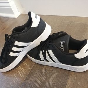 Adidas boys shoes size 3.5